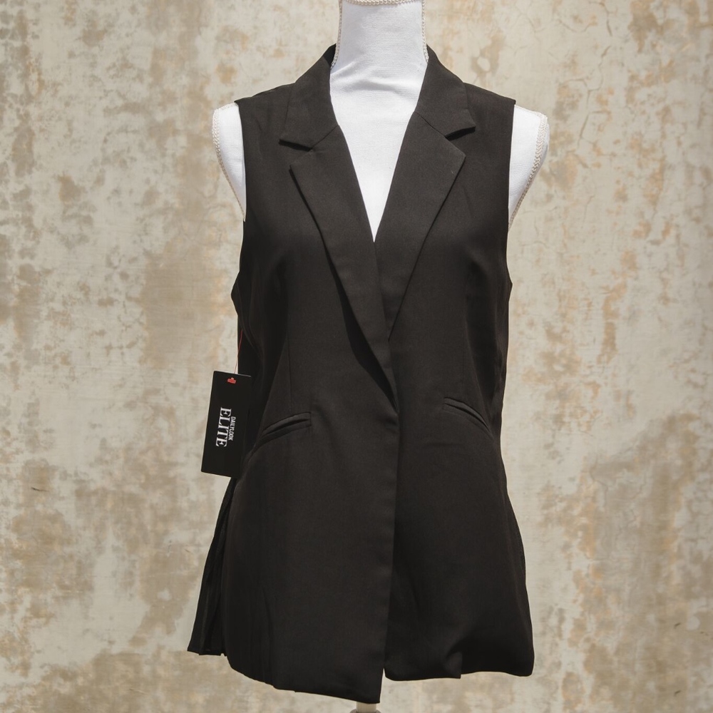 Dailylook Jackson Vest with Back Pleating